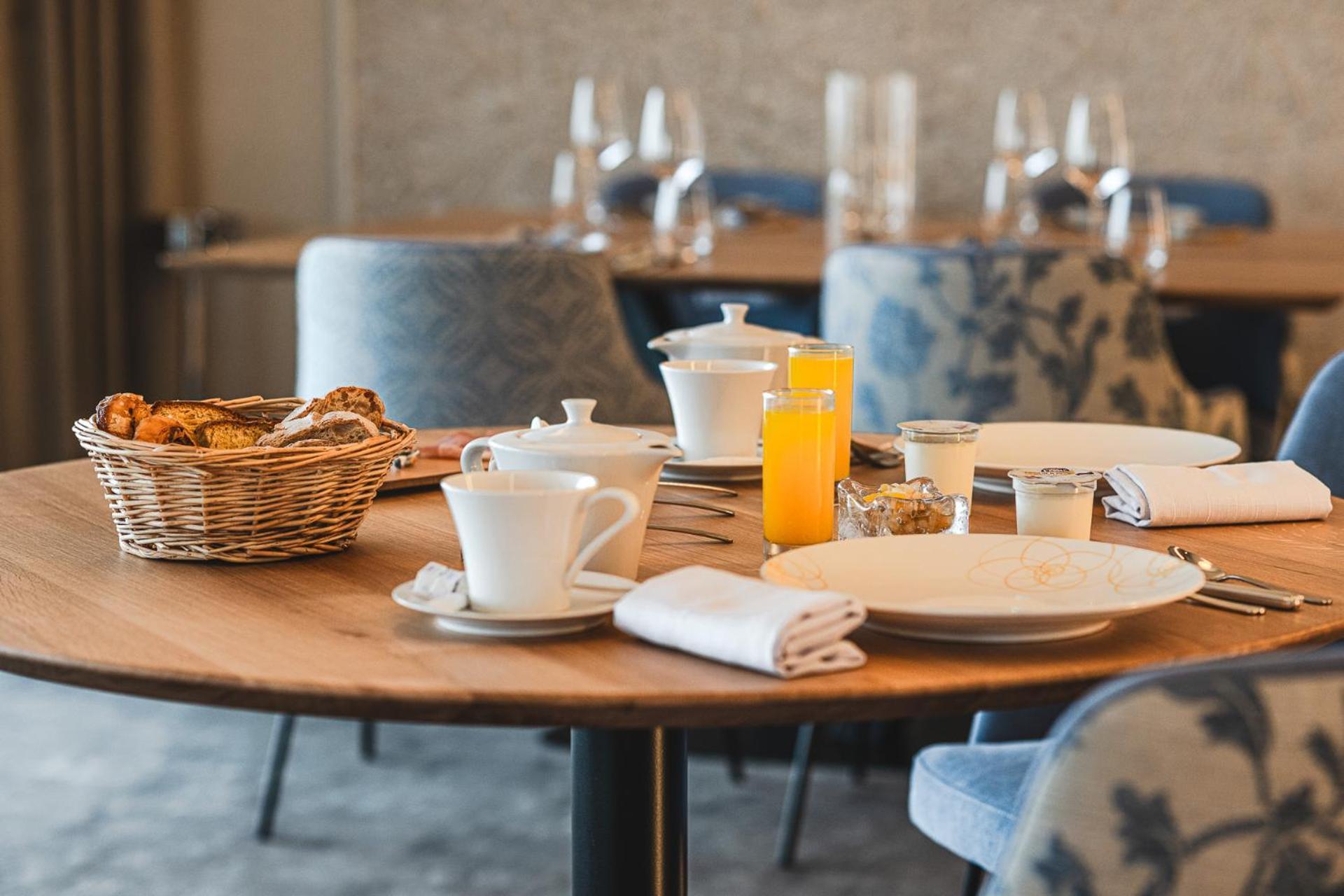 Logis Hotellerie Les Brisants , Restaurant J M Perochon Bretignolles-sur-Mer Bagian luar foto