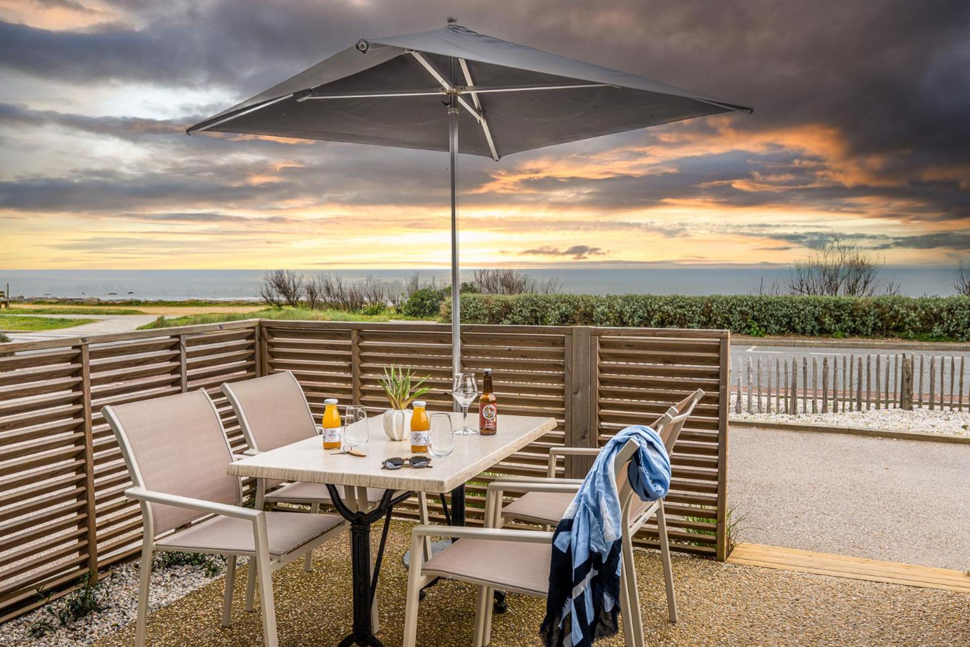 Logis Hotellerie Les Brisants , Restaurant J M Perochon Bretignolles-sur-Mer Bagian luar foto